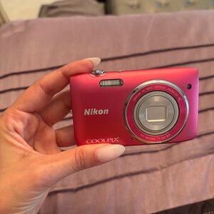 Nikon coolpix S3500 pink